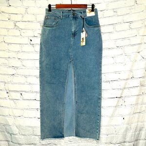 Sincerely Jules Maxi Blue Jean Open Split Front Maci Skirt Size 7 / 27